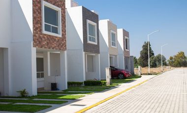 Casa en Venta en Cuautlancingo, Fraccionamiento atrás de Plaza San Diego con Amenidades Premium