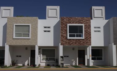 Casa en Venta en Cuautlancingo, Fraccionamiento atrás de Plaza San Diego con Amenidades Premium