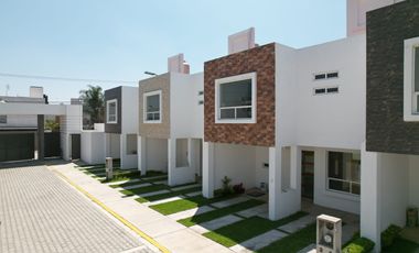Casa en Venta en Cuautlancingo, Fraccionamiento atrás de Plaza San Diego con Amenidades Premium