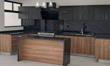 VENTA DE CASA EN FRACCIONAMIENTO PRIVADO IXTULCO