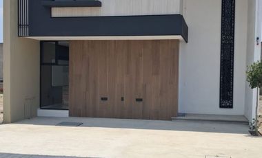 VENTA DE CASA EN FRACCIONAMIENTO PRIVADO IXTULCO