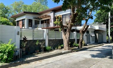 FOUR BEDROOM HOUSE AND LOT FOR SALE/RENT IN HACIENDA ROYALE