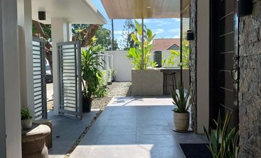 FOUR BEDROOM HOUSE AND LOT FOR SALE/RENT IN HACIENDA ROYALE