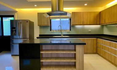 FOUR BEDROOM HOUSE AND LOT FOR SALE/RENT IN HACIENDA ROYALE