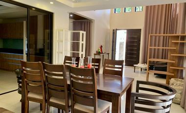 FOUR BEDROOM HOUSE AND LOT FOR SALE/RENT IN HACIENDA ROYALE