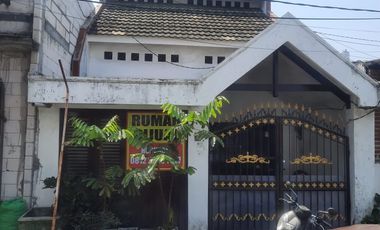 Rumah dijual di GKB Manyar Gresik
