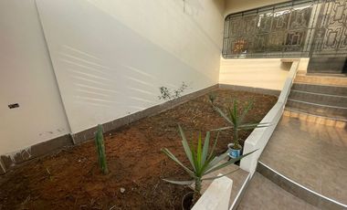 VENTA DE CASA CON LOCAL COMERCIAL – TRES PISOS- CARABAYLLO