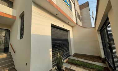 VENTA DE CASA CON LOCAL COMERCIAL – TRES PISOS- CARABAYLLO
