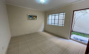 VENTA DE CASA CON LOCAL COMERCIAL – TRES PISOS- CARABAYLLO
