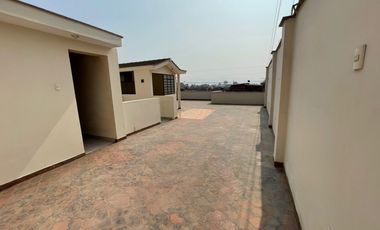 VENTA DE CASA CON LOCAL COMERCIAL – TRES PISOS- CARABAYLLO