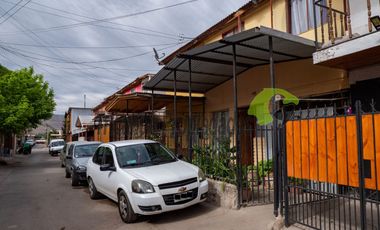 En Vicuña, venta de casa ampliada y regularizada, 5D y 1B. $64 millones