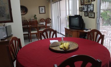VENDO CASA UNA PLANTA EN FRACC. COSTA DE ORO  BUENA UBICACION