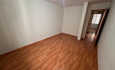 Venta  Casa Remodelada Frente a Parque en el Distrito de Los Olivos, Lima