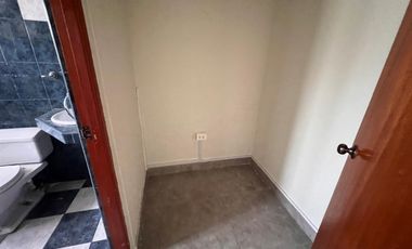 Venta  Casa Remodelada Frente a Parque en el Distrito de Los Olivos, Lima