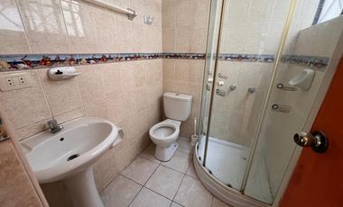 Venta  Casa Remodelada Frente a Parque en el Distrito de Los Olivos, Lima