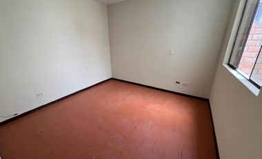 Venta  Casa Remodelada Frente a Parque en el Distrito de Los Olivos, Lima