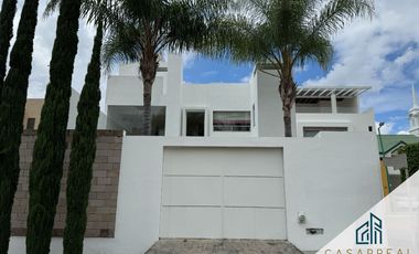 CASA EN RENTA REAL MIL CUMBRES
