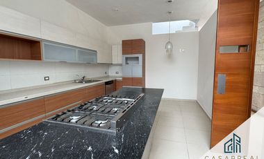 CASA EN RENTA REAL MIL CUMBRES