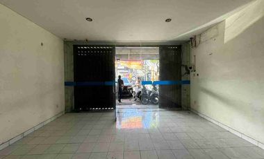 Strategic 3-Story House for Sale, Includes AC, Price 3 Million Negotiable in Penatih, Denpasar