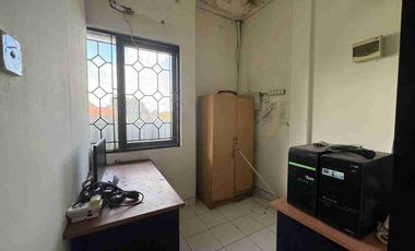 Strategic 3-Story House for Sale, Includes AC, Price 3 Million Negotiable in Penatih, Denpasar