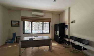 Strategic 3-Story House for Sale, Includes AC, Price 3 Million Negotiable in Penatih, Denpasar