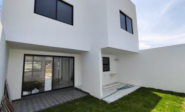 CASA NUEVA EN TEQUISQUIAPAN, EN FRACCIONAMIENTO, PORTÓN ELÉCTRICO