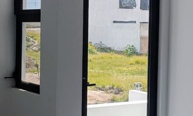 CASA NUEVA EN TEQUISQUIAPAN, EN FRACCIONAMIENTO, PORTÓN ELÉCTRICO