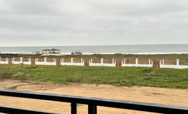 VILLAMIL PLAYAS VENDO APARTAMENTO FRENTE AL MAR URBANIZACION ACAPULCO
