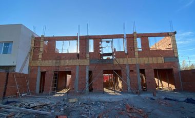 VENDO ULTIMO DUPLEX EN POZO (1/3 EN PH) - CENTENARIO - PERTICONE