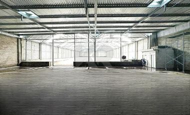 BODEGA A ESTRENAR DE 1800 METROS CON ANDEN DE DESCARGA