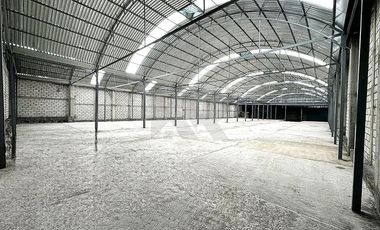 BODEGA A ESTRENAR DE 1800 METROS CON ANDEN DE DESCARGA