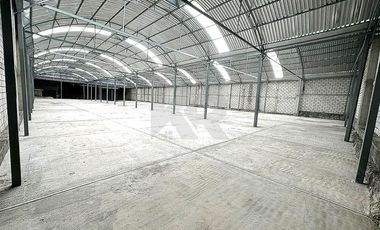 BODEGA A ESTRENAR DE 1800 METROS CON ANDEN DE DESCARGA