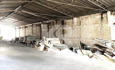 Bodega de 500m² sobre Av. Domingo Diez