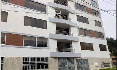 Oportunidad única en Los Olivos: Casa en esquina con potencial comercial y residencial