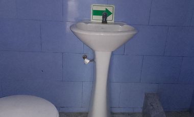 Se alquila local comercial en Portete y la 12ava.