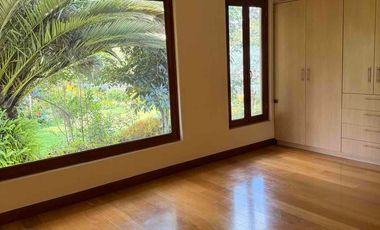 Venta o Renta amplia Residencia de 3 dormitorios en Pakakuna Gardens en Checa