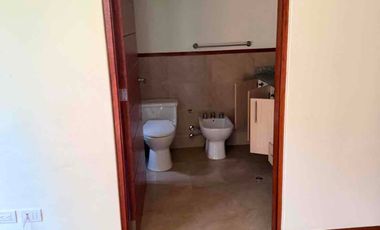 Venta o Renta amplia Residencia de 3 dormitorios en Pakakuna Gardens en Checa