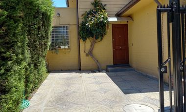 SE VENDE CASA  150 M2 , BUIN ,3 DORMITORIOS , 3 BAÑOS .
