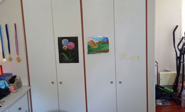 SE VENDE CASA  150 M2 , BUIN ,3 DORMITORIOS , 3 BAÑOS .