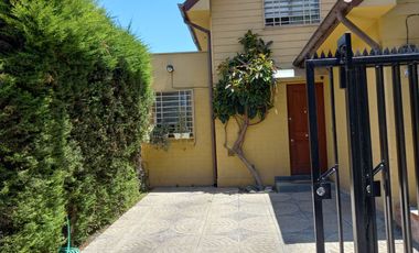 SE VENDE CASA  150 M2 , BUIN ,3 DORMITORIOS , 3 BAÑOS .