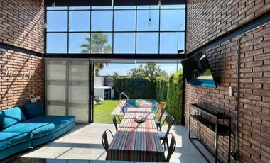 Loft en venta con piscina privada en Xochitepec, Morelos.