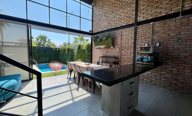 Loft en venta con piscina privada en Xochitepec, Morelos.