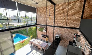 Loft en venta con piscina privada en Xochitepec, Morelos.
