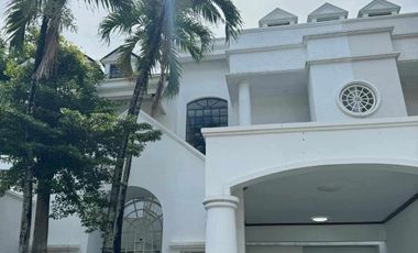 Golf Villas Townhouse For Sale, Fully Renovated Ready to Move-in Manila Southwoods Estate
