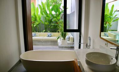 Brand new modern villa 3 bedrooms 200m2 in munggu near Tumbak bayuh Canggu