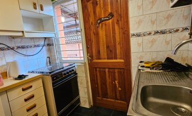 CASA DE 3 DORMITORIOS, 1 BAÑO, AMPLIO PATIO. A 3 CUADRAS DE AV. VALPARAÍSO, PARADERO 12