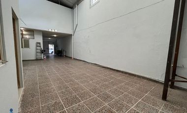 Edificio de 8 cubículos ideal para oficina en Ecatepec, EdoMex