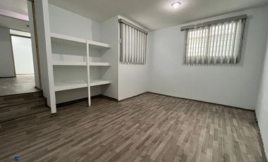 Edificio de 8 cubículos ideal para oficina en Ecatepec, EdoMex