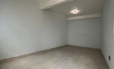 Edificio de 8 cubículos ideal para oficina en Ecatepec, EdoMex