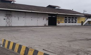 SE ALQUILAN AMPLIAS BODEGAS Y OFIBODEGAS